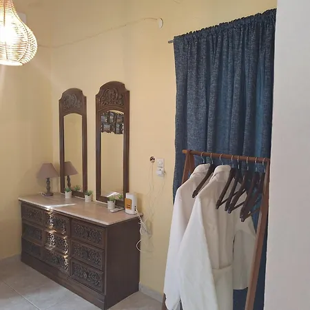 Zoes House * Kyra Panagia